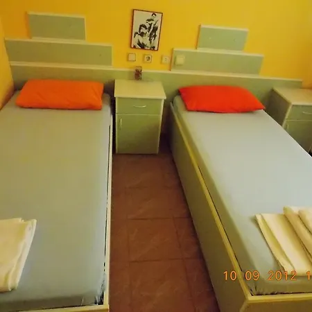 Flora Hotel 3*
