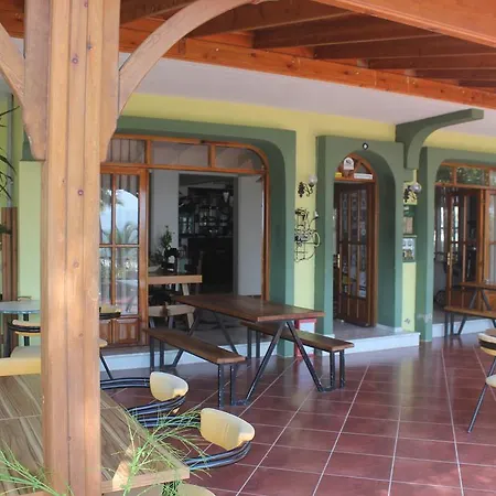 Flora Hotel 3*